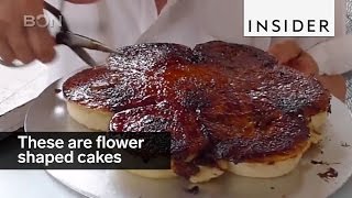 These flower-shaped cakes are a Chinese staple