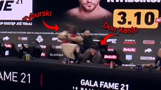 PAWEŁ TYBURSKI WJEŻDŻA Z DON KASJO Z BUTA NA KONFERENCJI FAME MMA