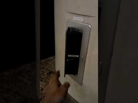 Mobile Charger at Mumbai Airport Mobile Charger at Mumbai Airport