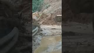 Land Slide in Kandy Walapane Road, Bad weather condition in central Sri Lanka