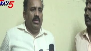 ACB Raids on DSP Chenchi Reddy at Nellore Bus stand ,40 Lakhs Seized