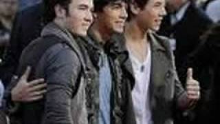 Jonas Brothers: Paranoid