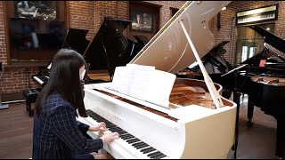 Amazing Yamaha C1X in White Polish Finish at Classic Pianos Portland - Feat. Artist Karen