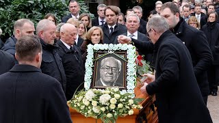 Obsèques de Jean-Marie Le Pen: en musique et en larmes, la famille et les amis lui ont dit au revoir