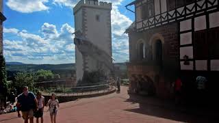 Die Wartburg ist eine Burg in Thüringen, über der Stadt Eisenach