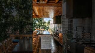 OUTDOOR KITCHEN INTEGRATED WITH THE BACKYARD 🥰