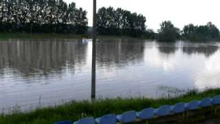 powódź kazimierz dolny 20.05.2010 ok. godziny 18-ej, stadion KKS Orły