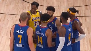 Dwight Howard out here spying on the Nuggets huddle | Game 1 | Lakers vs Nuggets