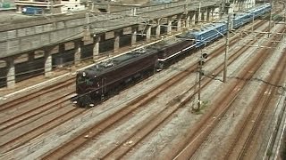 ＪＲ東海道本線 戸塚→大船 ＥＦ5861＋ＥＦ641001＋14系走行シーン