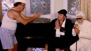 Man comes Naked to meet Amjad Khan | Comedy Scene - Peechha Karro