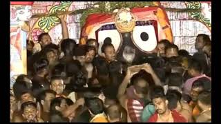 Devotees singing  'Aahe Nila Saila' |Rathyatra 2021