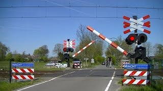 Spoorwegovergang Soest // Dutch railroad crossing