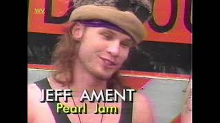 Pearl Jam and Soundgarden - Week in Rock Report (1992)