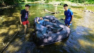 DAD WAKES UP IN RIVER PRANK!