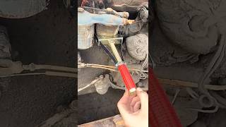 The process of changing the oil filter easily and quickly