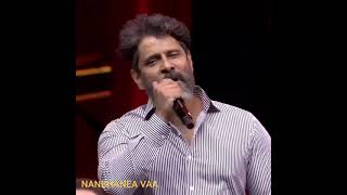 wowwwww... Vikram sir singing a song in stage in front of Ilazhaiyarajaa sir// butterfly..... song