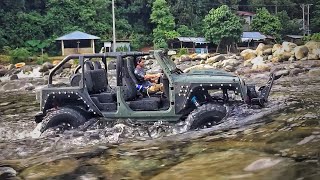 Rc Axial SCX10 II @1/10 Jeep Wrangler Rubicon - Adventure Driving Water