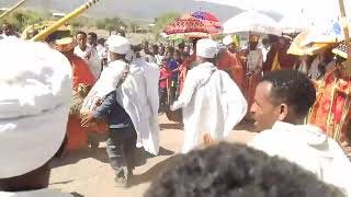 ቆንጆ የካህናት ዝማሬ