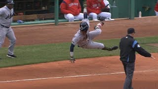 Rookie Ronald Acuña Jr. leaves the game with a knee injury and back pain after a terrifying fall