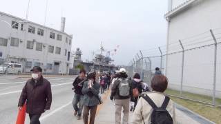 横須賀米軍海軍基地内へ進む動画