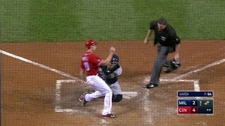 MIL@CIN: Nieuwenhuis sets up double play in the 3rd