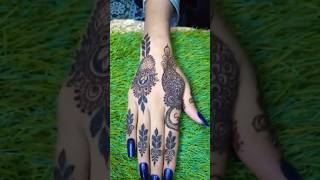 Simple mehndi design #henna #mehndi #youtubeshorts #viralvideo #bailmehndidesign #mehndi