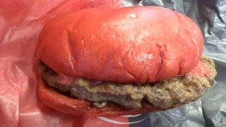 衝撃 !! ﾊﾞｰｶﾞｰｷﾝｸﾞの限定品 ｢謎の赤いﾊﾞｰｶﾞｰ｣を食す !! RED BURGER  [けつがバター醤油][IKKO'S FILMS]