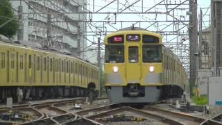 平日夕方の西武新宿線小平駅