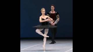 “@iana salenko in Black Swan Pas de Deux’s coda 👑 #balletclassical   @valeriopalumb”