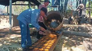 La Molienda de trapiche de madera una tradición ancestral de El Salvador