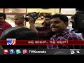 bbmp mayor u0026 dy mayor surprise visit to bbmp office at jayanagar takes officials to task