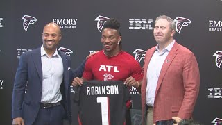 Falcons introduce first-round pick Bijan Robinson