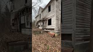 Creepy Haunted Abandoned House !