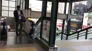 恵比寿駅東口下りエスカレーター