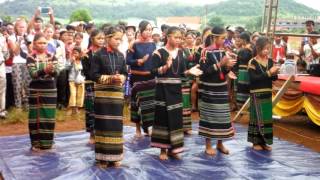 Bunong dance during Indigenous day in Mondulkiri