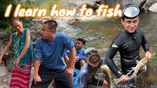 Mr htoo paw rap battle with grandma and Bigbird learn how to catch fish