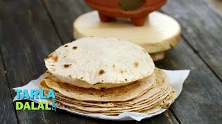 चपाती,रोटी (Roti, Phulka, Chapati, Soft Roti) by Tarla Dalal