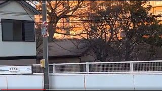 京成西船駅(元「葛飾駅」)と葛飾小学校。2022年12月26日(月)夕方。