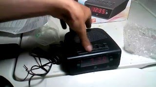 Unboxing \u0026 Simple Review Of The GPX Dual Alarm Clock Radio PLL   C224B