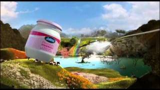 Jalna Premium Strawberry Creamy Yoghourt 2010 Ad