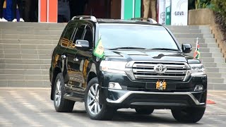 H.E. IS MOBILE! See the unusual thing that happens when Kenyan President William Ruto is on the move