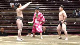 Hikarugenji (5-1) - Wakatakakage (6-0) , Sumo : Natsubasho '17