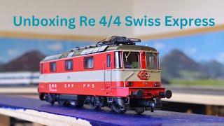 Unboxing  Roco 7520002, Re 4/4 Swiss Express 11108 \