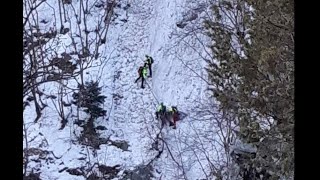 Tragedia in montagna in Valchiavenna: escursionista precipita in un dirupo e muore