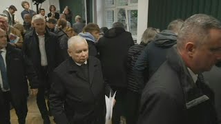 Populist leader Jaroslaw Kaczynski votes in Poland election | AFP