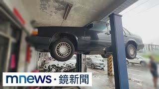 【獨家】仁武大淹水時　這輛車「架得比人高」成功躲災｜#鏡新聞