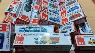 トミカミニカーが箱に盛り沢山！収納するよ☆ [トミカのベストコレクションを動画でまとめました！'☆'☆。