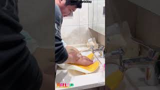 How Can You Clean Your Baby's Bottom More Effectively? Baby Butt Washing Support to the Rescue!