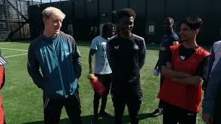 Anthony Gordon visits Newcastle United Foundation's Welcome Through Football session