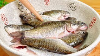 I have eaten crucian carp for more than 30 years, and I like this way of eating it the most.